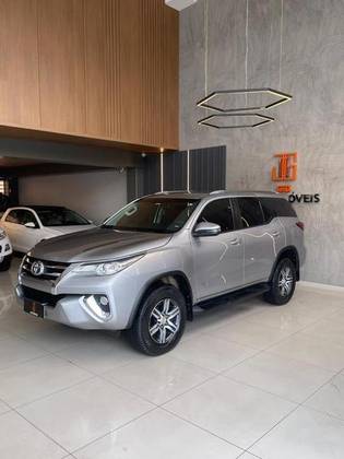 TOYOTA HILUX 2.7 SR 4X2 CD 16V FLEX 4P AUTOMÁTICO